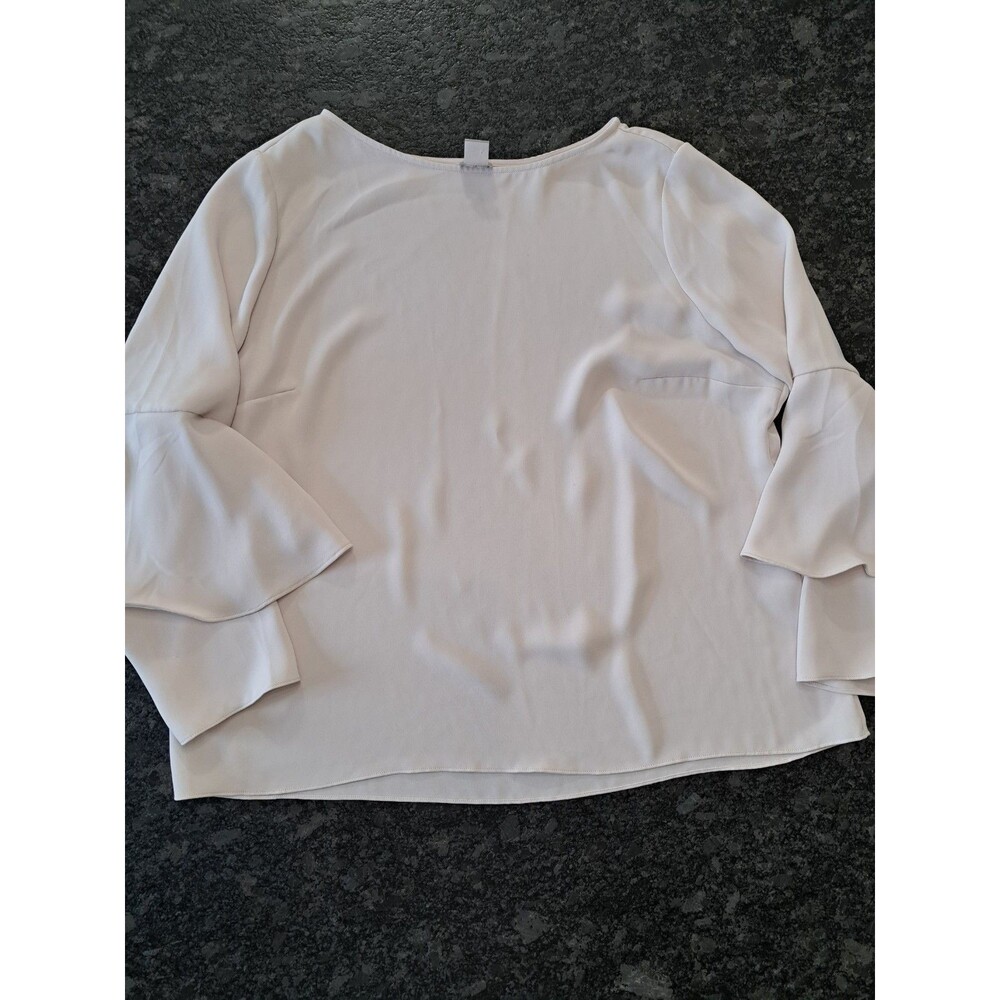 Chicos Size 3 (US 16/18) Light Beige Blouse with Flutter Bell Sleeves